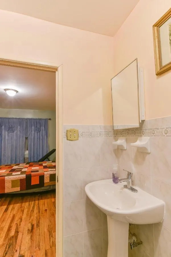 Brooklyn Blue Ridge Manor: Exquisite 4 Bedroom, 2.5 Bathrooms With A Home Appeal New York 0*,