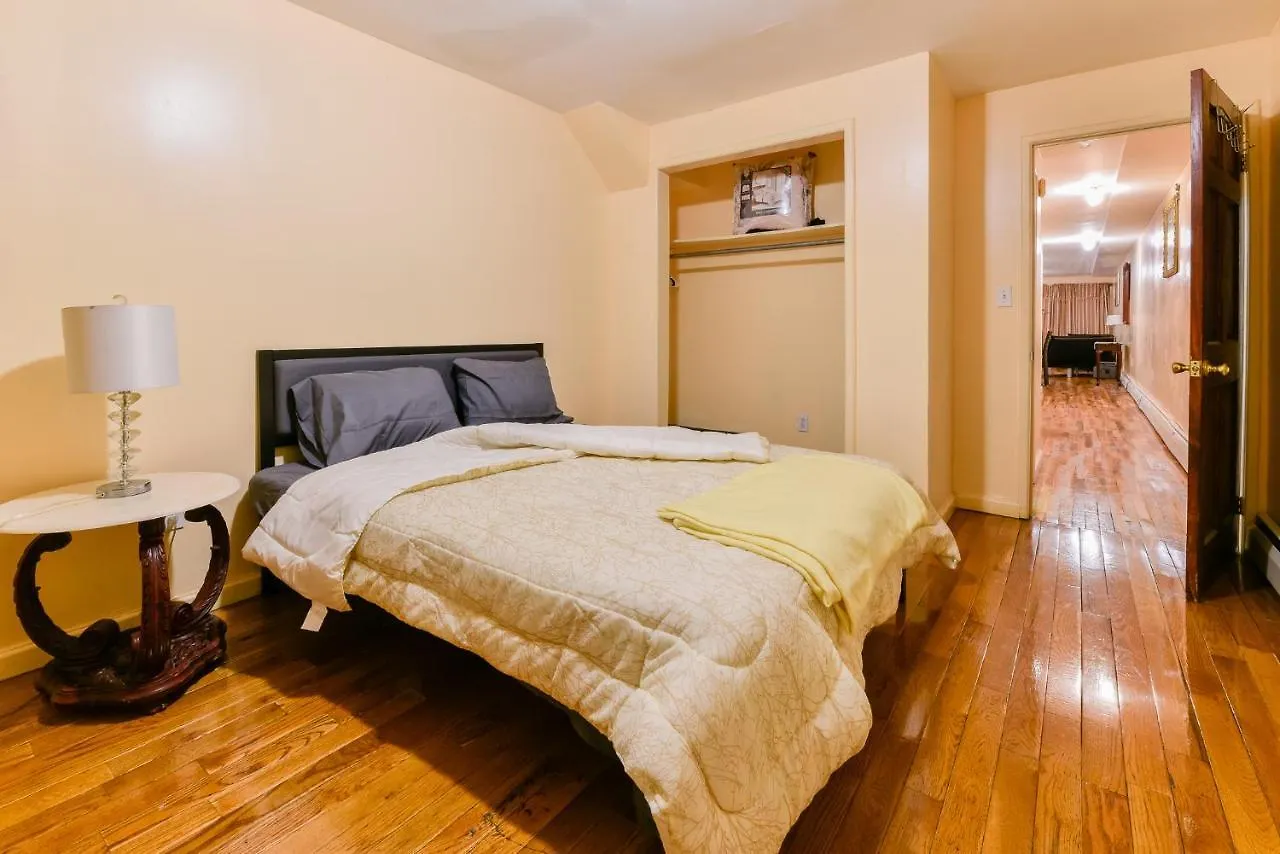 Apartment Brooklyn Blue Ridge Manor: Exquisite 4 Bedroom, 2.5 Bathrooms With A Home Appeal New York